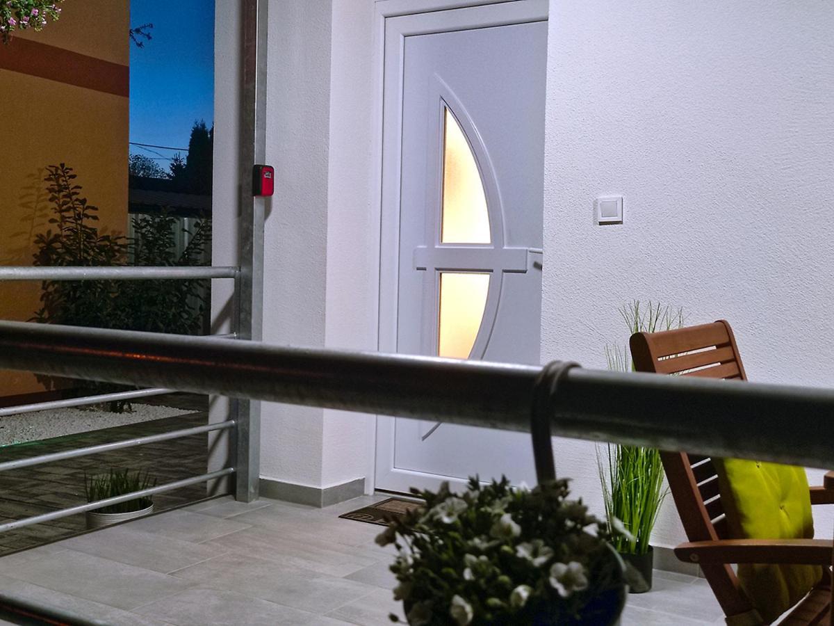White Stone Apartman Hajdúszoboszló Zewnętrze zdjęcie