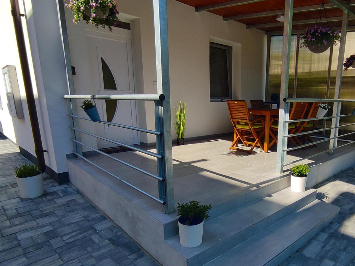 White Stone Apartman Hajdúszoboszló Zewnętrze zdjęcie